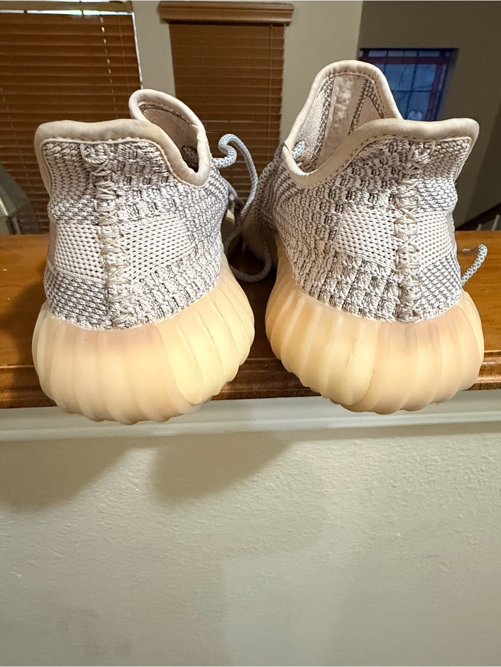Yeezy Boost - Picture 2 of 11